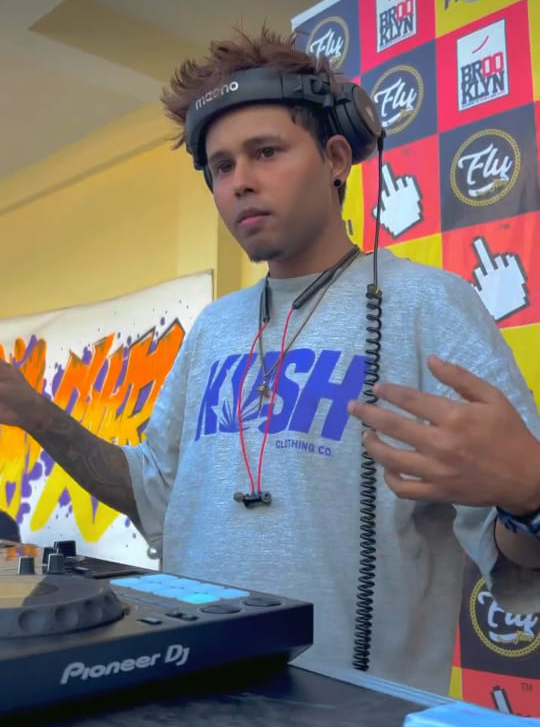 dj infeels playing at fly jam dance competition